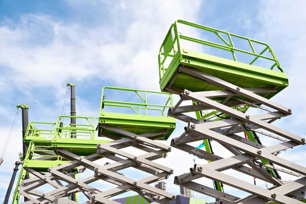 Choosing the Right Scissor Lift for Outdoor Construction Projects